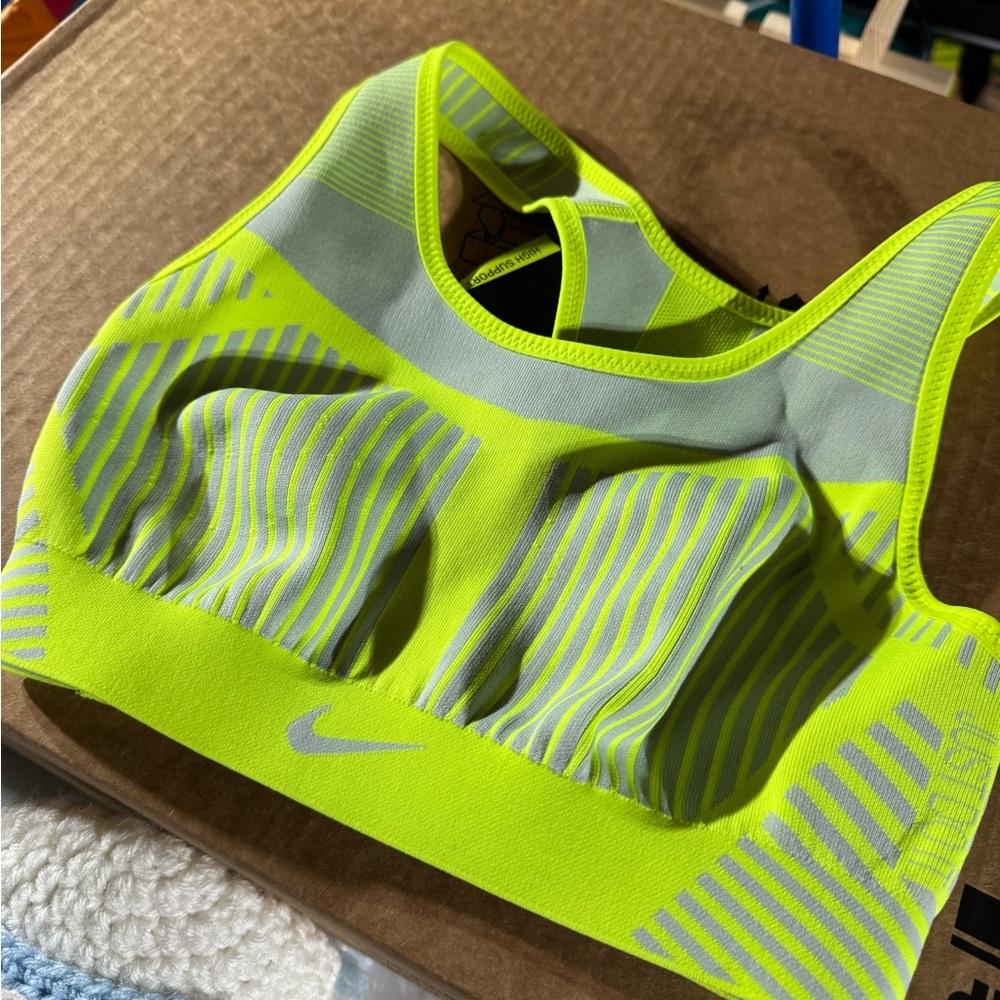 Nike FlyKnit Sports Bra | Women’s S